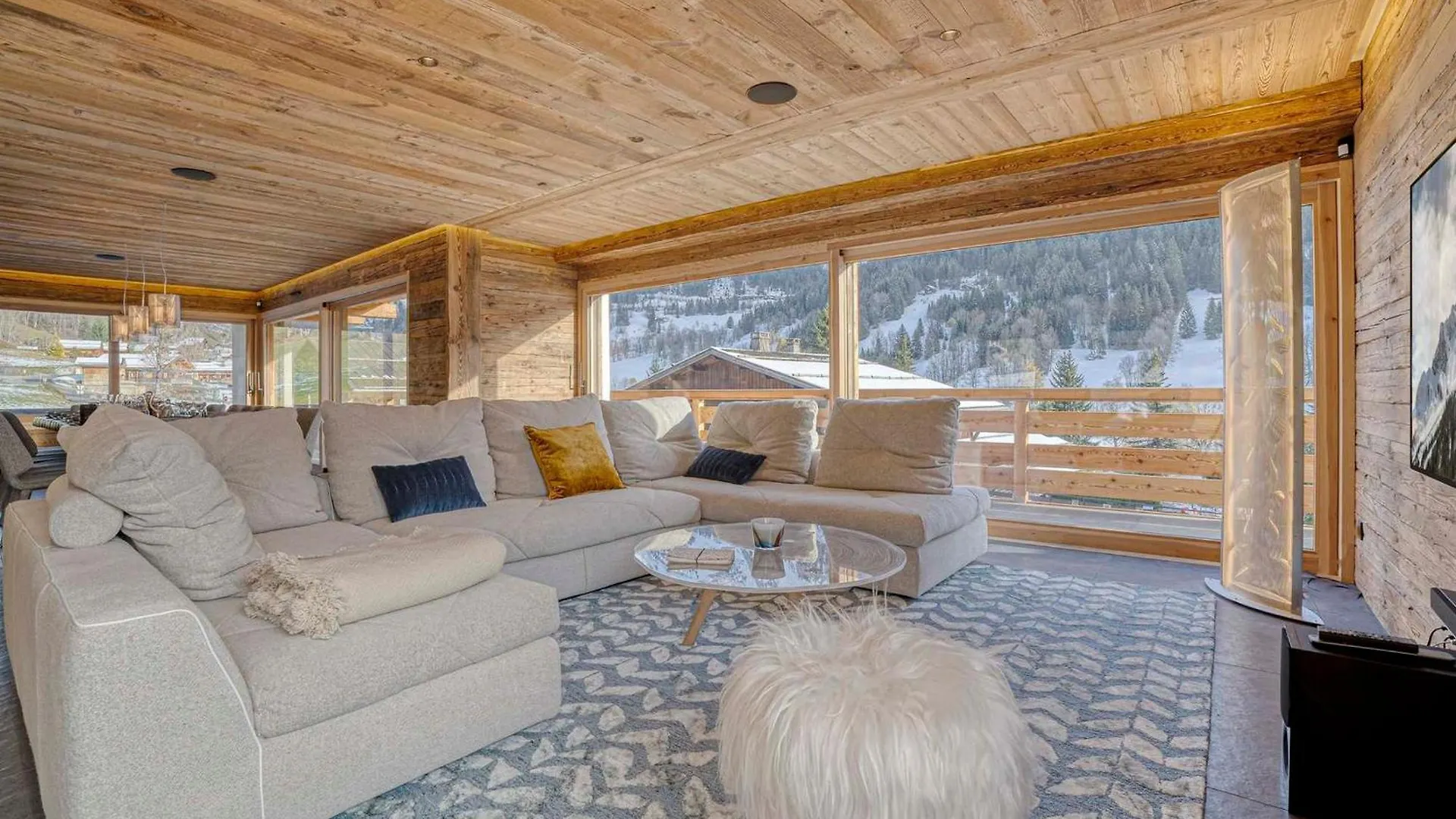 Chalet 5* A La Clusaz : Piscine Chauffee, Skis Aux Pieds, 6 Chambres, Garage 3 Voitures - Fr-1-459-149